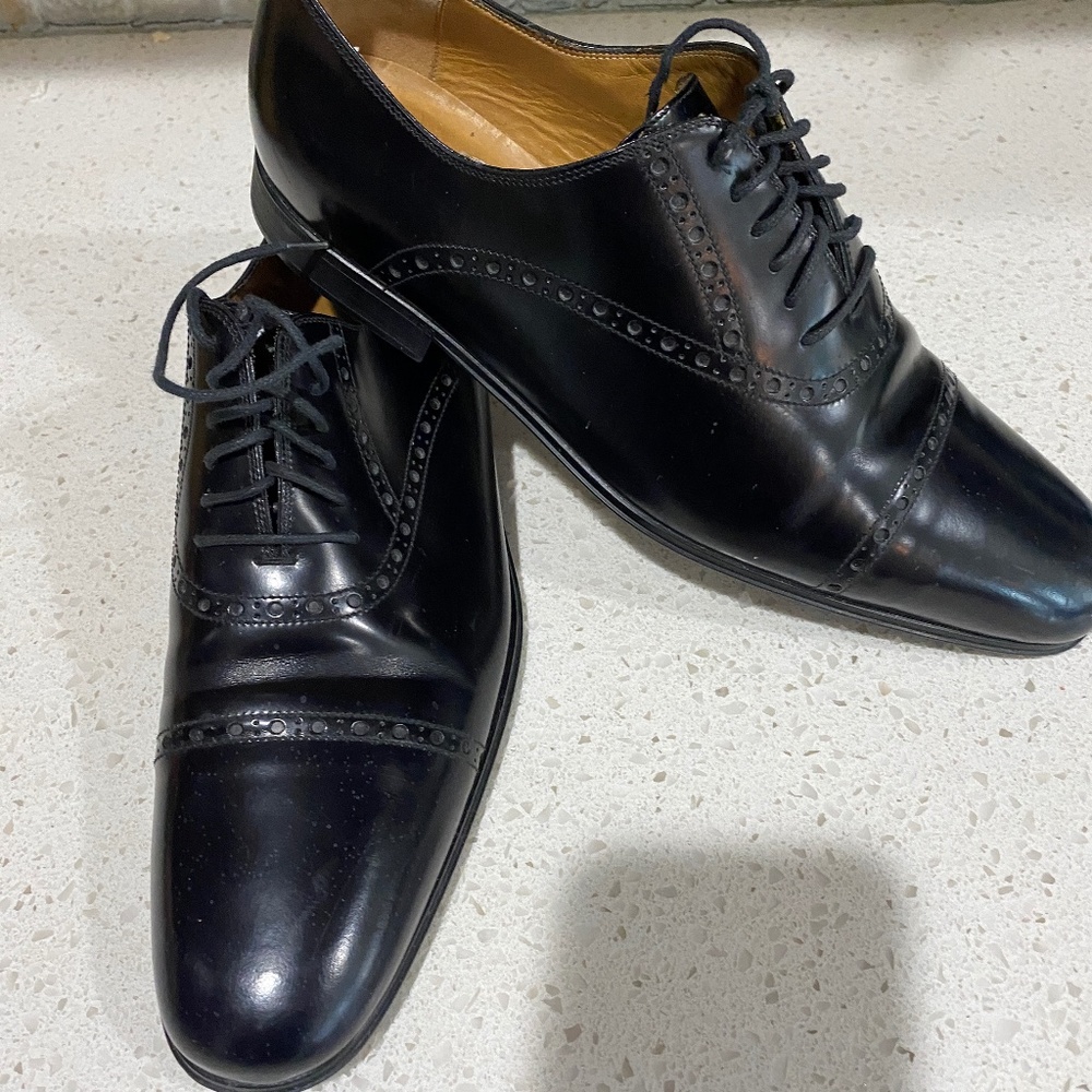 Gucci Men's Black Leather Laced Wing tips Size 10 D